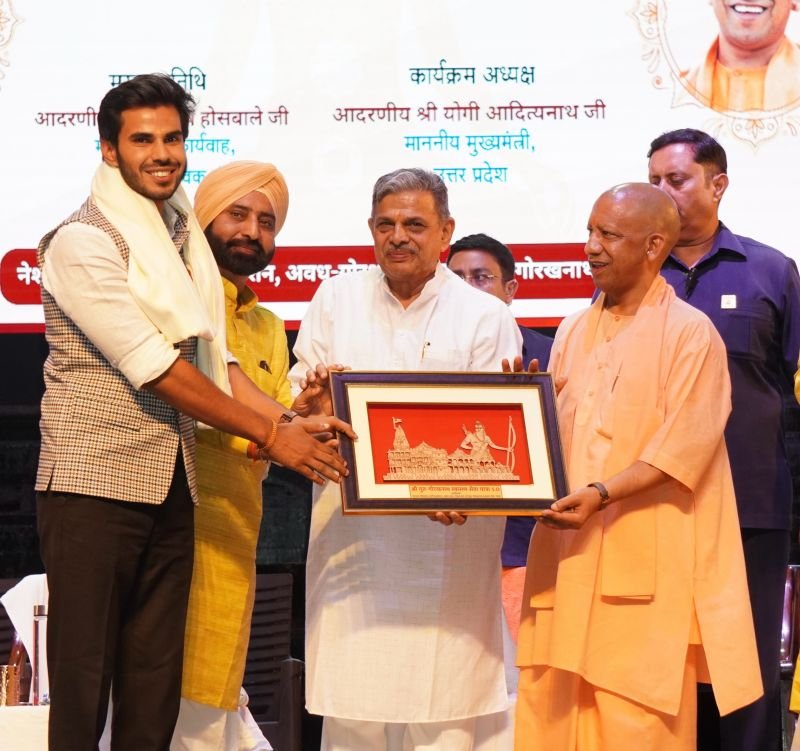 With Shri Dattatreya Hosabale